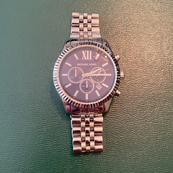 Michael Kors Watch - Picture 1 of 2